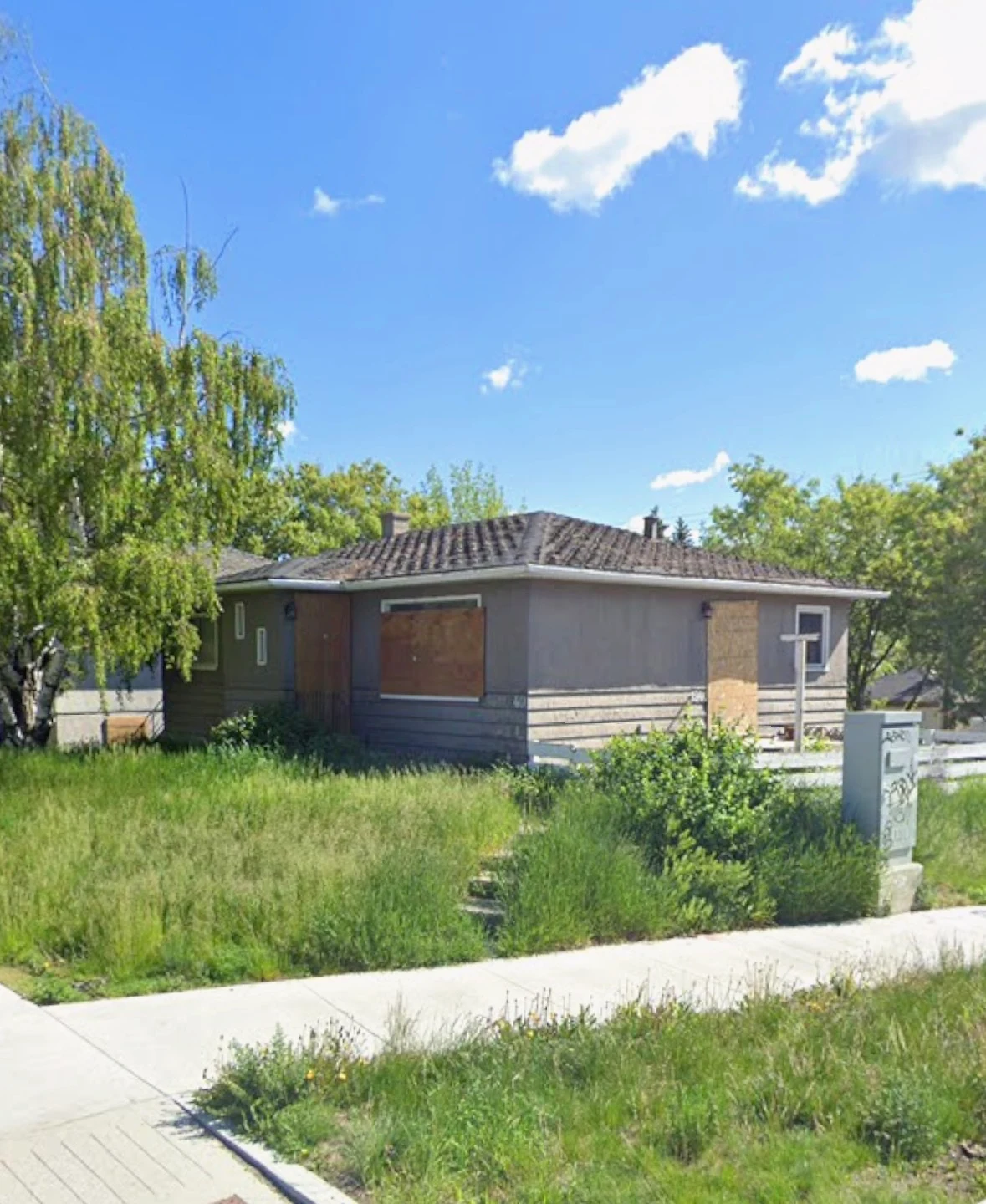 Photo of 1940 37 Street SW (Calgary)