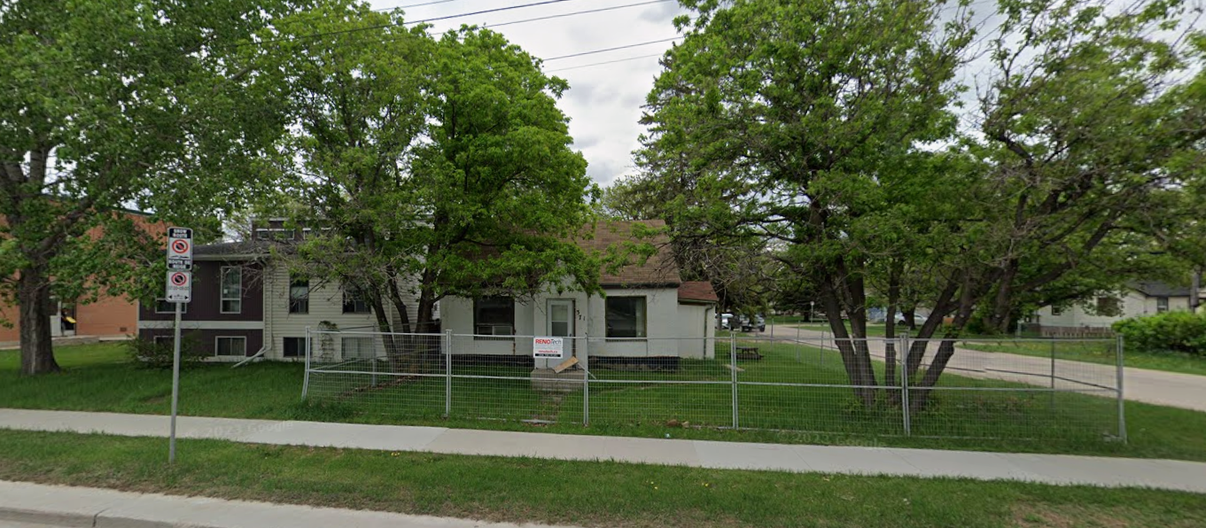 Photo of 371 St. Anne's Road (Winnipeg)